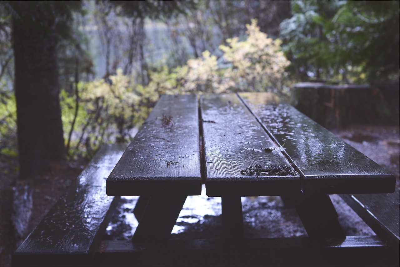 How to Build a DIY Garden Potting Table